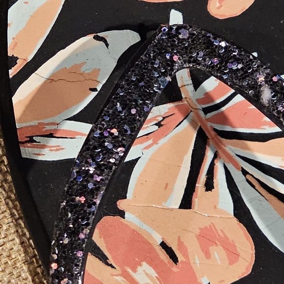 Reef slippers size 9 - Picture 2 of 8